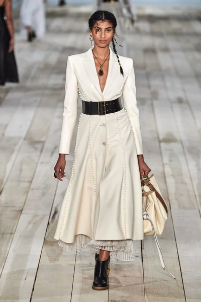 Look 26